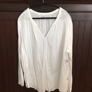 Gauzy whit, long sleeved top